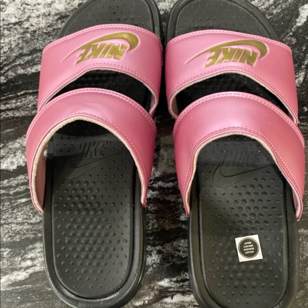 Nike duo slides women’s